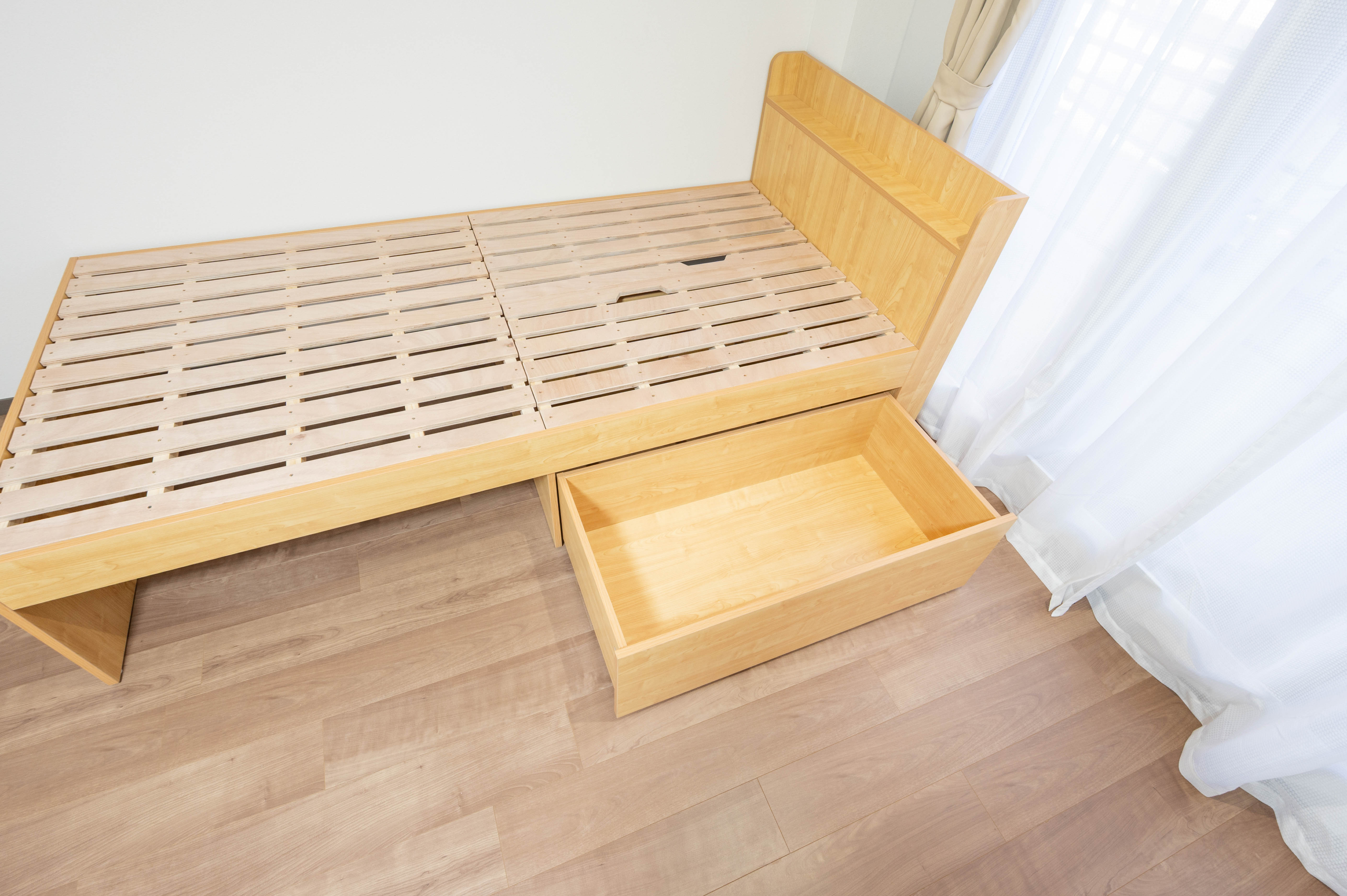 ドーミー牛込神楽坂 ベッド下収納